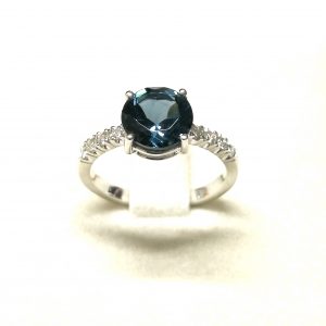 anillo topacio azul color london blue diamantes